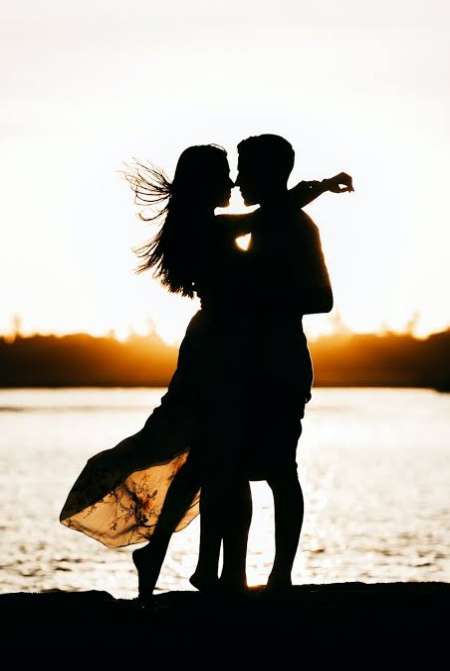 Jeune couple a la recherche de idem