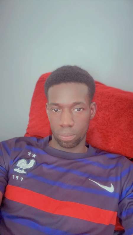Homme de mnage repassage