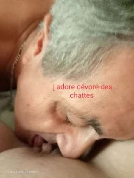 Lécheur de chattes 70